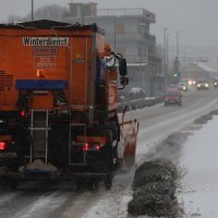 Snijeg zabijelio Dicmo i dalje lagano pada