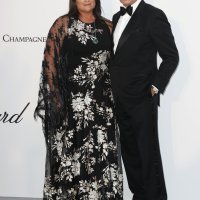 Pierce Brosnan i Keely Shaye Smith