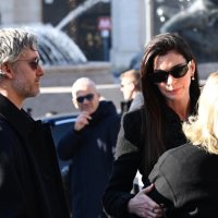 Anne Hathaway, Adam Shulman