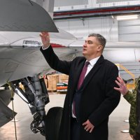 Zoran Milanović posjetio Hrvatsko ratno zrakoplovstvo