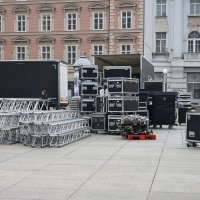 Postavljanje bine na glavnom Trgu gdje će biti organiziran doček rukometaša
