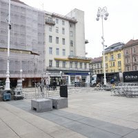 Postavljanje bine na glavnom Trgu gdje će biti organiziran doček rukometaša