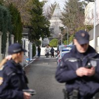 Na kuću Zdravka Čolića na Dedinju bačena je bomba