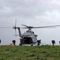 Budući hrvatski marinci na uvježbavanju zračnog desanta