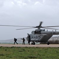 Budući hrvatski marinci na uvježbavanju zračnog desanta
