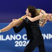 Phebe Bekker i James Hernandez