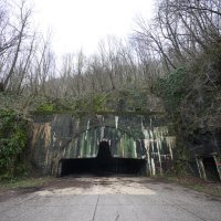 Napušteni vojni kompleks u Željavi