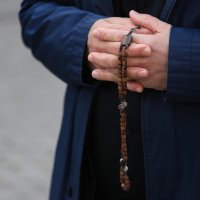 Molitelji i prosvjednici na glavnom trgu u Zagrebu