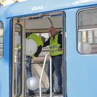 Na Trgu postavljen tramvaj koji će se pretvoriti u svjetleću vremensku kapsulu