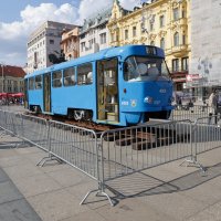 Na Trgu postavljen tramvaj koji će se pretvoriti u svjetleću vremensku kapsulu