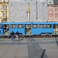 Na Trgu postavljen tramvaj koji će se pretvoriti u svjetleću vremensku kapsulu