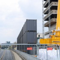 Dizalica uklanja natpis "Vjesnik"