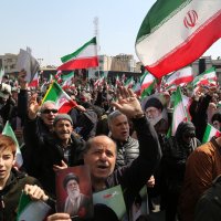 Pogreb Alija Laridžanija i poginulih mornara u Teheranu