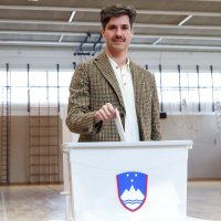 Luka Mesec na biralištu