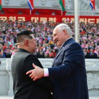 Kim Jong Un svečano ugostio Lukašenka