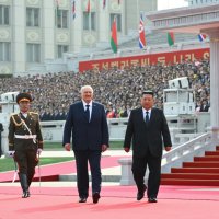 Kim Jong Un svečano ugostio Lukašenka