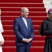 Princ Albert i princeza Charlene s Papom Lavom