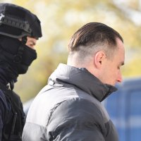 Srđan Mlađan doveden pod jakim osiguranjem na sud