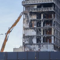 Počelo uklanjanje dijela katova zgrade Vjesnika