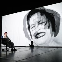 Performans/predstava "Prema dostojanstvu (starenja)" Vesne Stilinovic i Vlaste Delimar u KUC-u Travno, lipanj 2022.