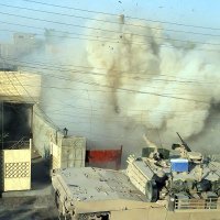 Američki Abrams pogađa zgradu u Iraku