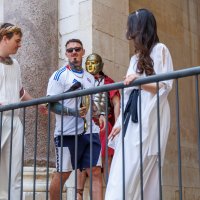 Tom Aspinall na Peristilu