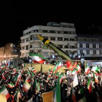 Slavlje na ulicama Teherana s balističkim projektilima