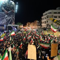 Slavlje na ulicama Teherana s balističkim projektilima