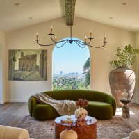 Dom Sabrine Carpenter