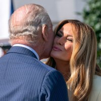 Kralj Charles III i Melania Trump