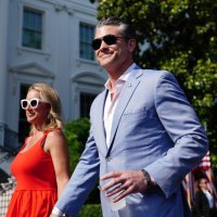 Pete Hegseth i Jennifer Rauchet