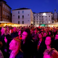 Koncert Nine Badrić na splitskoj pjaci