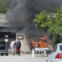 Zapalio se auto kod park-šume Dotrščina u Zagrebu