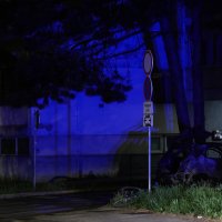 Zagreb: Automobilom se zabio u zgradu kraj Vjesnika, vozilo potpuno uništeno