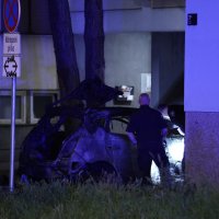 Zagreb: Automobilom se zabio u zgradu kraj Vjesnika, vozilo potpuno uništeno