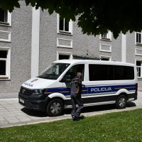 Policija ispred TZ Nova Gradiška