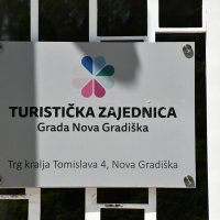 Policija ispred TZ Nova Gradiška