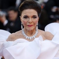 Joan Collins
