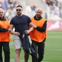 Dinamo - Rijeka, finale Kupa, navijač utrčao u teren