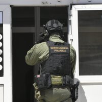 Policija odvodi Kristijana Aleksića na saslušanje u DORH