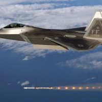 Ispaljivanje projektila AIM-260 iz lovca F-22 Raptor