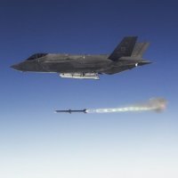 Umjetnički prikaz lansiranja projektila AIM-260