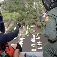 Pripadnici Oblane straže spašavaju nastradale u uraganu Irma