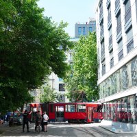Beograd: Tramvaj izetio iz tračnica i udario u zgradu