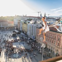 Antonia Gašparov hodom na žici privukla poglede prolaznika