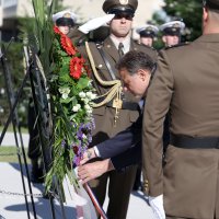 Zagreb: Andrej Plenković i članovi Vlade položili vijence u znak obilježavanja Dana državnosti
