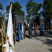 Tomislav Tomašević na Gradskom groblju Mirogoj položio vijence na Središnji križ
