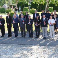 Tomislav Tomašević na Gradskom groblju Mirogoj položio vijence na Središnji križ