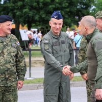 Ivan Anušić i Tihomir Kundid uručili su medalju pripadnicima Vojno-zdravstvenog središta koji su spasili život dječaku