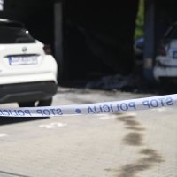 Požar u Velikoj Gorici, izgorjelo nekoliko automobila, oštećena fasada stambene zgrade